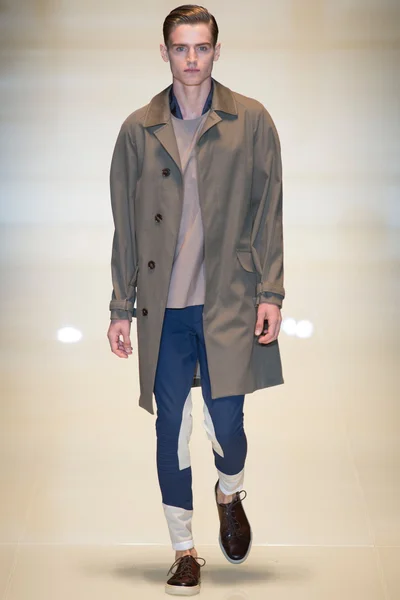 Look 4